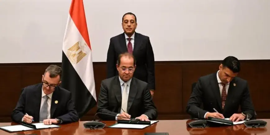 مدبولي يوقع أكبر تسوية مديونية تاريخية بقيمة 102.75 مليار جنيه لصالح بنك الاستثمار القومي منذ الثمانينيات