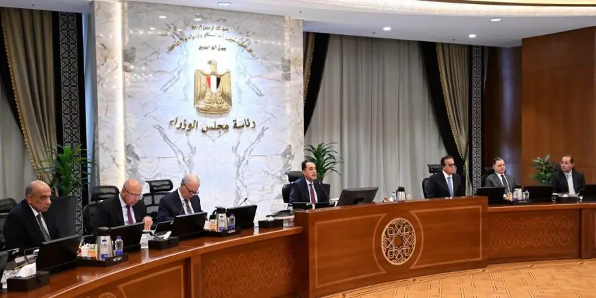 مدبولي يشيد بوعي المصريين كحائط صد قوي لحماية الجبهة الداخلية