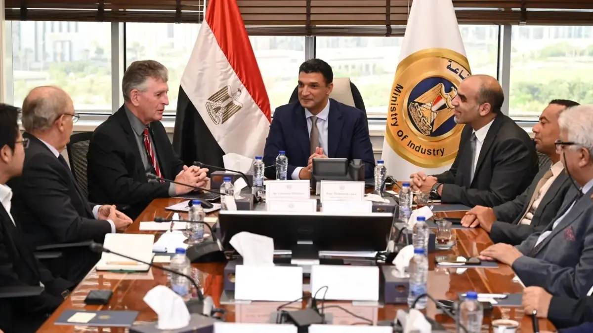 وزير الصناعة يعزز الشراكة مع البرازيل واليابان لنقل تكنولوجيا القوالب والإسطمبات إلى مصر