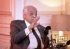 سبب رفض مبارك النزول من الطائرة عند اقترابها من السجن وماذا اشترط للبقاء فيها حسب وزير الداخلية الأسبق