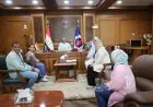 محافظ السويس يعلق عمل معلمة للحفاظ على كرامة الطلاب ويؤكد احترام حقوقهم