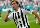 جناح يوفنتوس يعلق على مقارنته بمحمد صلاح ويصفه بالأسطورة ويتحدث عن التعلم منه