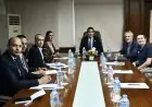 لقاء مميز بين وزير الرياضة والرئيس التنفيذي لرابطة محترفي الإسكواش العالمية