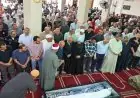 تشييع جثمان محمد قاياتي رئيس تحرير حقائق وأسرار في الفيوم مصطفى بكري يقود المشيعين