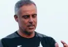 غوميز ينتقد الحكم بسبب الأهداف المثيرة للجدل في هزيمة الخليج أمام الأهلي