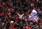 أتلتيكو مدريد يودع مشجعه الذي توفي بسكتة قلبية قبل مباراة ضد لاكورونيا