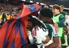 رابطة الدوري تفتح تحقيقًا في اعتداء مشجع برشلونة على كامافينغا في مباراة ريال مدريد