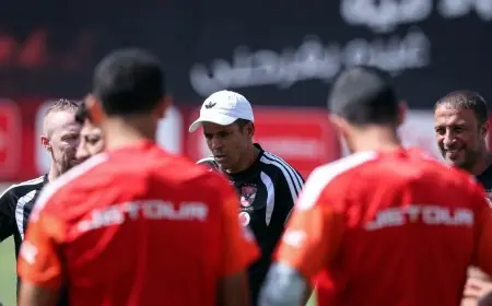 عموتة يلقي محاضرة تحفيزية في تدريبات الأهلي وثلاثي الفريق يستمر في برنامج التأهيل