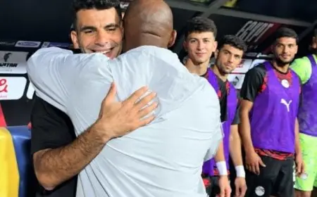مفاجأة «حضن» من «موسيماني» لـ «زيزو» خلال مباراة مصر وجنوب إفريقيا «فيديو»