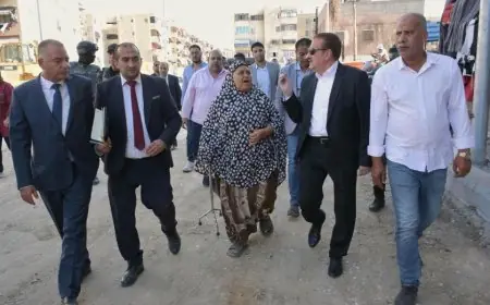 محافظ بورسعيد يتدخل فورًا لمساعدة سيدة تطلب العون لعلاج حفيدها المصاب بالشلل الدماغي خلال جولته الميدانية