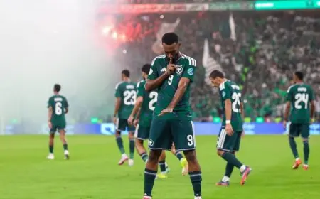 السعودية تسيطر بثنائية مذهلة على الإمارات في الشوط الأول من نهائي كأس الخليج