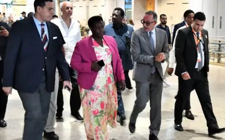 نائبة رئيس أوغندا تستكشف كنوز المتحف المصري الكبير