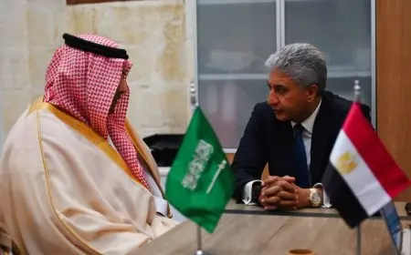 وزير السياحة والآثار يسعى لتعزيز سياحة اليخوت والرحلات البحرية في مصر