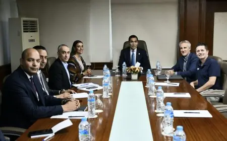 لقاء مميز بين وزير الرياضة والرئيس التنفيذي لرابطة محترفي الإسكواش العالمية