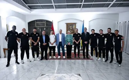 بعثة الزمالك تحتفل بالفوز على الجيش الرواندي وتلبي دعوة السفيرة المصرية