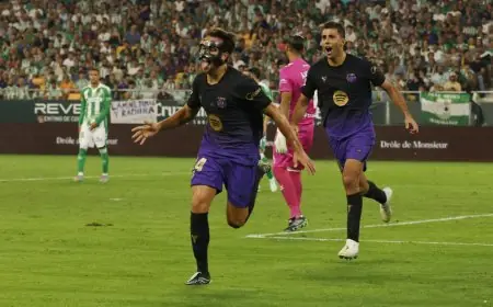 برشلونة يسحق ريال بيتيس بخمسة أهداف ويتربع على قمة الدوري الإسباني