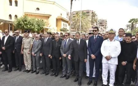 محافظ بورسعيد وقيادات وزارة الداخلية يشاركون في جنازة عسكرية مهيبة للشهيد النقيب أحمد النشار