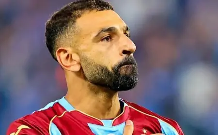 محمد صلاح يبعث رسالة تحفيزية لمدرب طرابزون قبل لقاء هارتس في الدوري الأوروبي