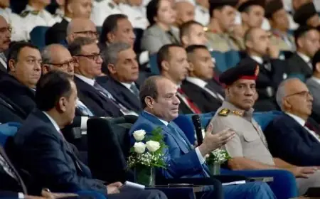 الرئيس السيسي: التليفونات سلاح ذو حدين إما حسنة جارية أو سيئة جارية