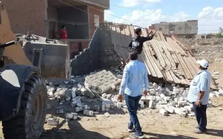 محافظ بورسعيد يأمر بتكثيف الحملات لإزالة الإشغالات والمخالفات وتحسين الخدمات في المدينة
