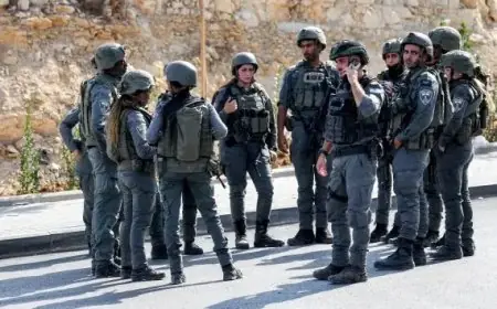 استنفار في إسرائيل: هجوم قرب الخليل يوقع 6 إصابات بين الجنود ونتنياهو يفرض حصاراً مشدداً على المدينة وإغلاق الضفة الغربية