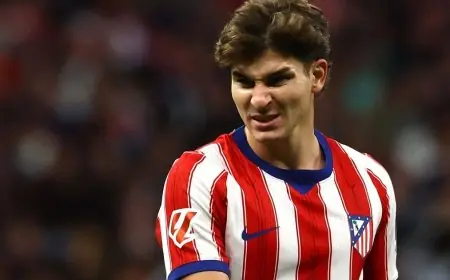 خوليان ألفاريز يوجه اعتذارًا لجمهور أتلتيكو مدريد بعد تعثر حلم الانتقال إلى برشلونة
