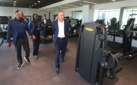 وفد الفيفا يزور مركز المنتخبات الوطنية ويثني على المنشآت الرياضية والملاعب