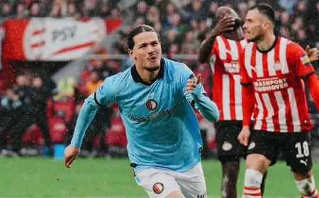أنيس حاج موسى يبدع بهدف عالمي يقود فينورد لتصدر الدوري أمام آيندهوفن