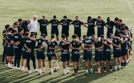 وصول فريق الزمالك إلى ستاد القاهرة لمواجهة حاسمة ضد المقاولون العرب في الدوري المصري