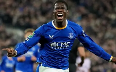 إيفرتون يسحق نيوكاسل ويتأهل لملاقاة فليتوود في كأس الرابطة