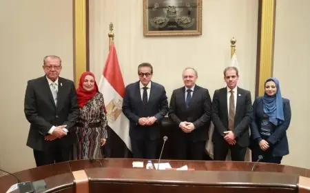 وزير الصحة يعزز الجهود مع الاتحاد الدولي لأمراض النساء والتوليد لتأمين حياة صحية للمرأة المصرية