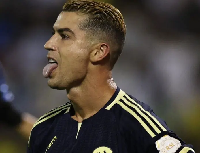 تقرير مثير يكشف تفاصيل غضب رونالدو على مدرب النصر: أزمة جيسوس ليست الأولى