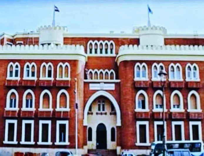 اشتباك حاد بين طلاب كلية التربية النوعية بالإسكندرية داخل الحرم الجامعي بسبب أولوية الجلوس