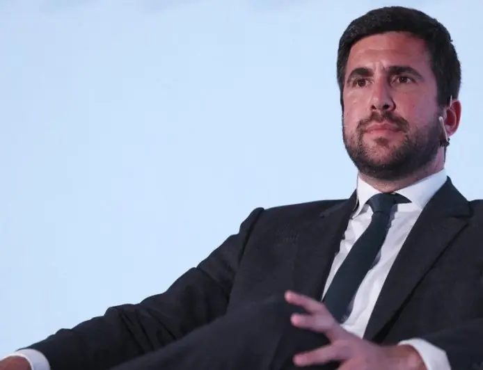جوان لابورتا يجتمع مع منافس رئيس ريال مدريد استعدادًا للكلاسيكو المرتقب