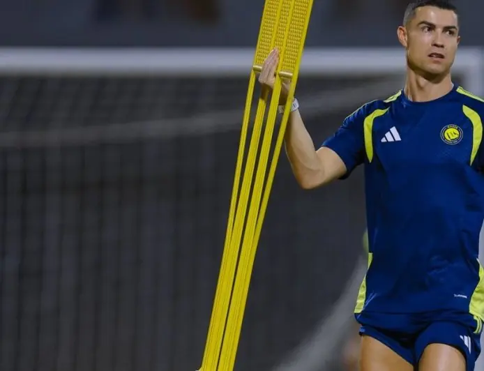 رونالدو يتألق في قيادة تشكيلة النصر ضد الخلود في دوري روشن السعودي