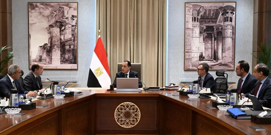رئيس الوزراء يتابع آخر تطورات برنامج التحول الاقتصادي الوطني
