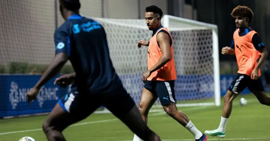 سالم الدوسري ينضم مجدداً لتدريبات الهلال ويستعد لمواجهة الاتحاد