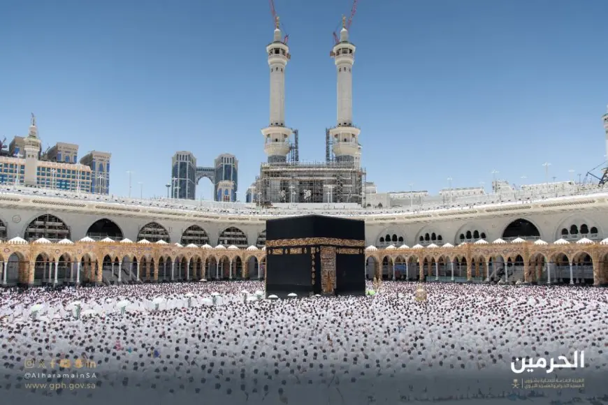 إمام المسجد الحرام يحذر من مخاطر الغفلة: العيب الأكبر في البقاء على الخطأ