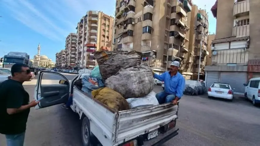 بورسعيد تكثف جهودها لمكافحة ظاهرة النباشين وفارزي القمامة ومصادرة المضبوطات