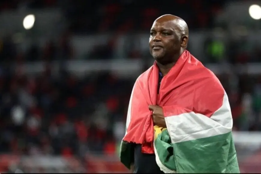 موسيماني يواجه تحدياً قبل مباراة مصر.. غياب اثنين من جنوب أفريقيا بسبب الإصابة