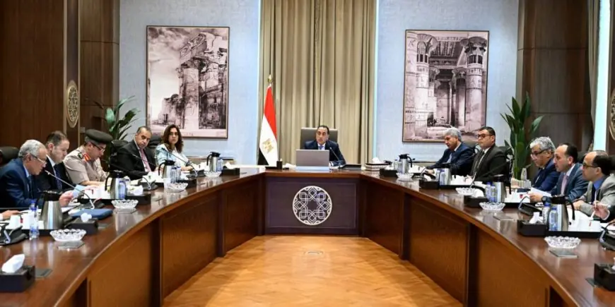 رئيس الوزراء يراقب دفع مستحقات مزارعي قصب السكر وأسعار توريد السلع الاستراتيجية لتحسين الإنتاج والاستقرار الاقتصادي