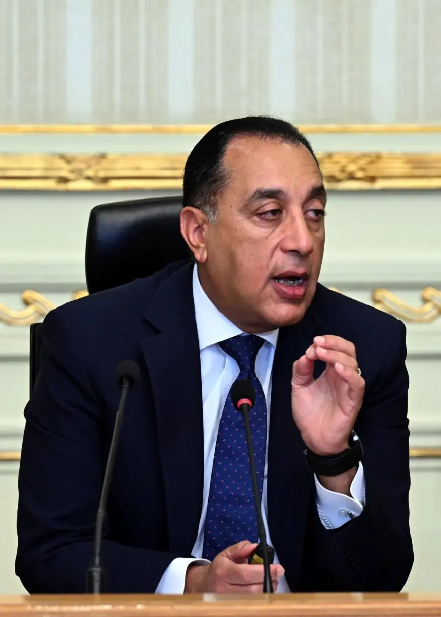 مدبولي يكشف عن خطط حكومية لتحسين مستويات معيشة الأسرة المصرية على المدى القصير
