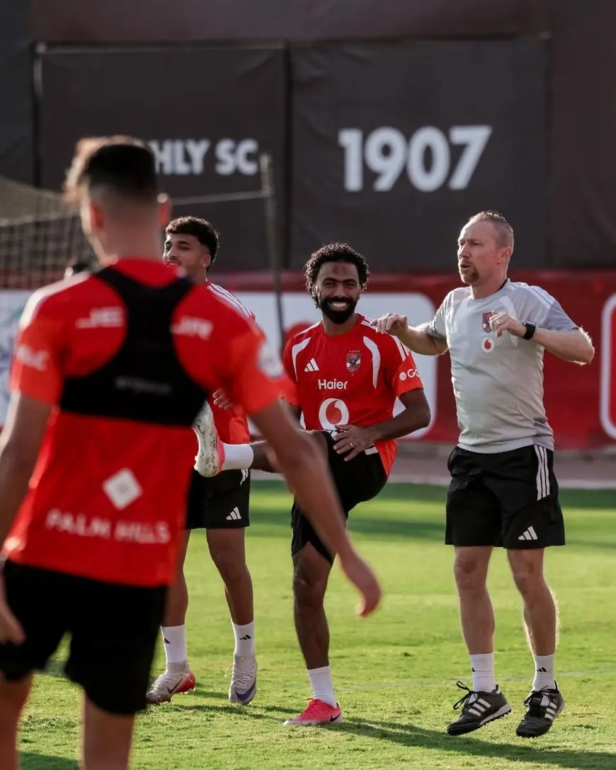 الأهلي يعود إلى التدريبات وأكرم توفيق يتعافى بسرعة من نزلة البرد