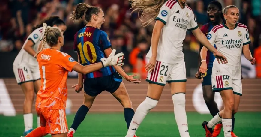 برشلونة يحقق انتصارًا ساحقًا على ريال مدريد 7-0 في كلاسيكو السيدات
