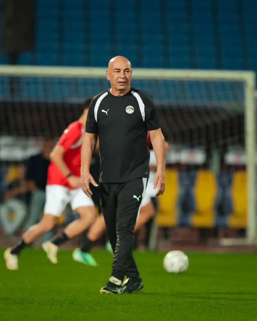 كواليس لقاء حسام حسن مع لاعبي المنتخب المصري بعد الهزيمة من جنوب أفريقيا