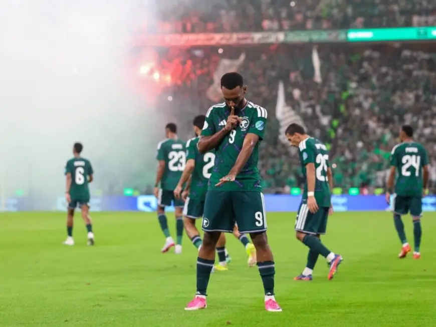 السعودية تسيطر بثنائية مذهلة على الإمارات في الشوط الأول من نهائي كأس الخليج