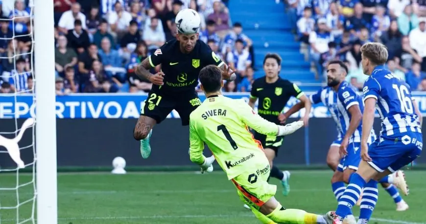 أتلتيكو مدريد يعزّز الضغط على برشلونة بانتصار مثير برأسية روميرو في الوقت القاتل