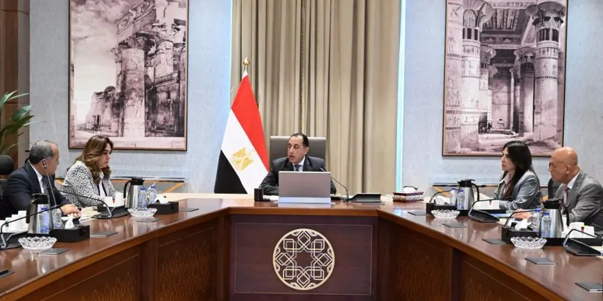 رئيس الوزراء يناقش جهود التنمية الحضرية المستدامة وتأثيرها على تحسين جودة حياة المواطنين
