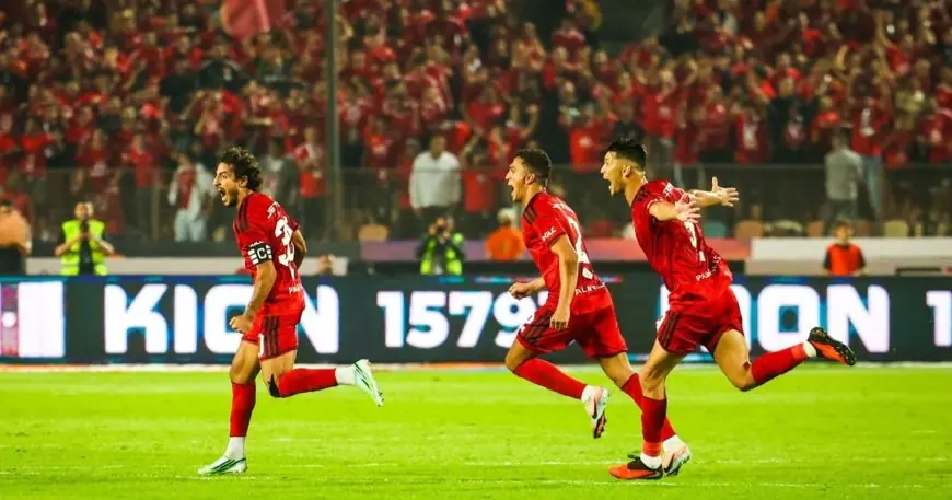 الأهلي يهزم الزمالك ويعتلي صدارة الدوري مؤقتاً