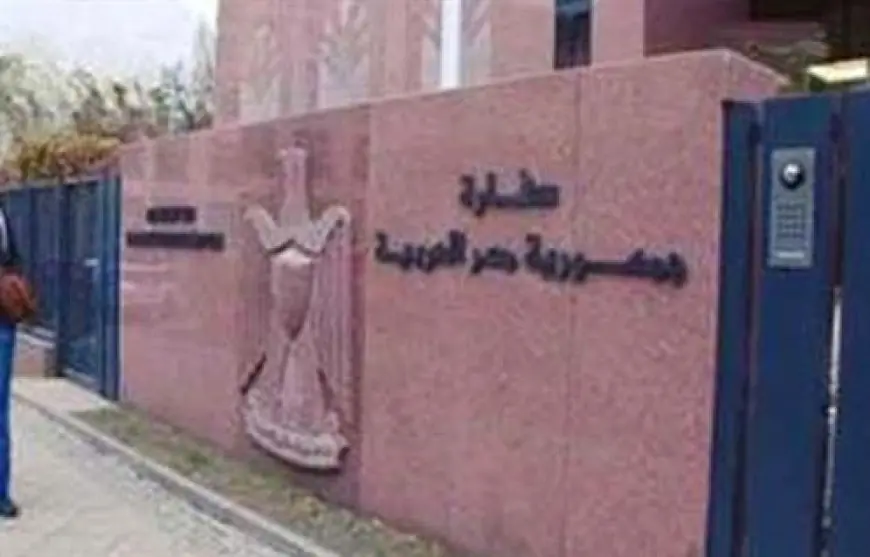 السفارة المصرية في الرياض تصدر تنبيهًا مهمًا للمصريين في السعودية حول السفر الجوي